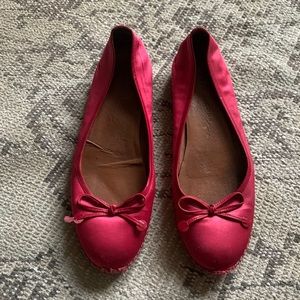 Marc by Marc Jacobs pink satin ballet flats.